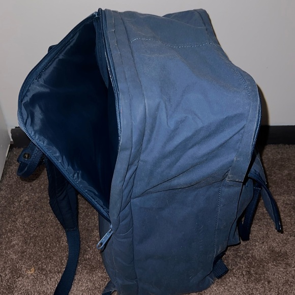 💙 Fjallraven Backpack 💙 - Picture 6 of 8